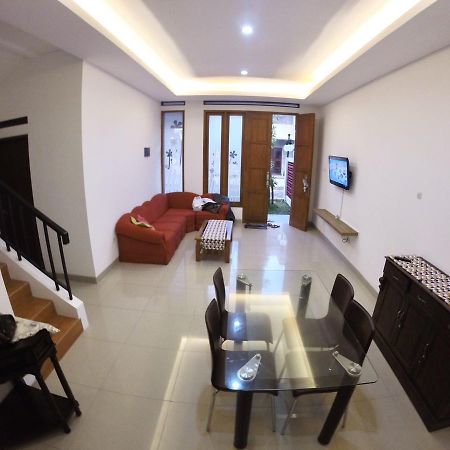 Padma Laguna Guesthouse Baturetno Eksteriør bilde